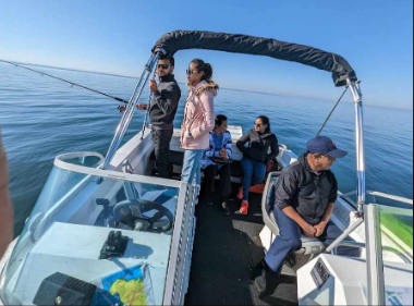 boat hire tow away