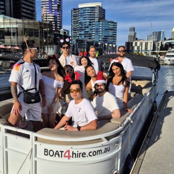 Self-drive party boat hire Melbourne Yarra River