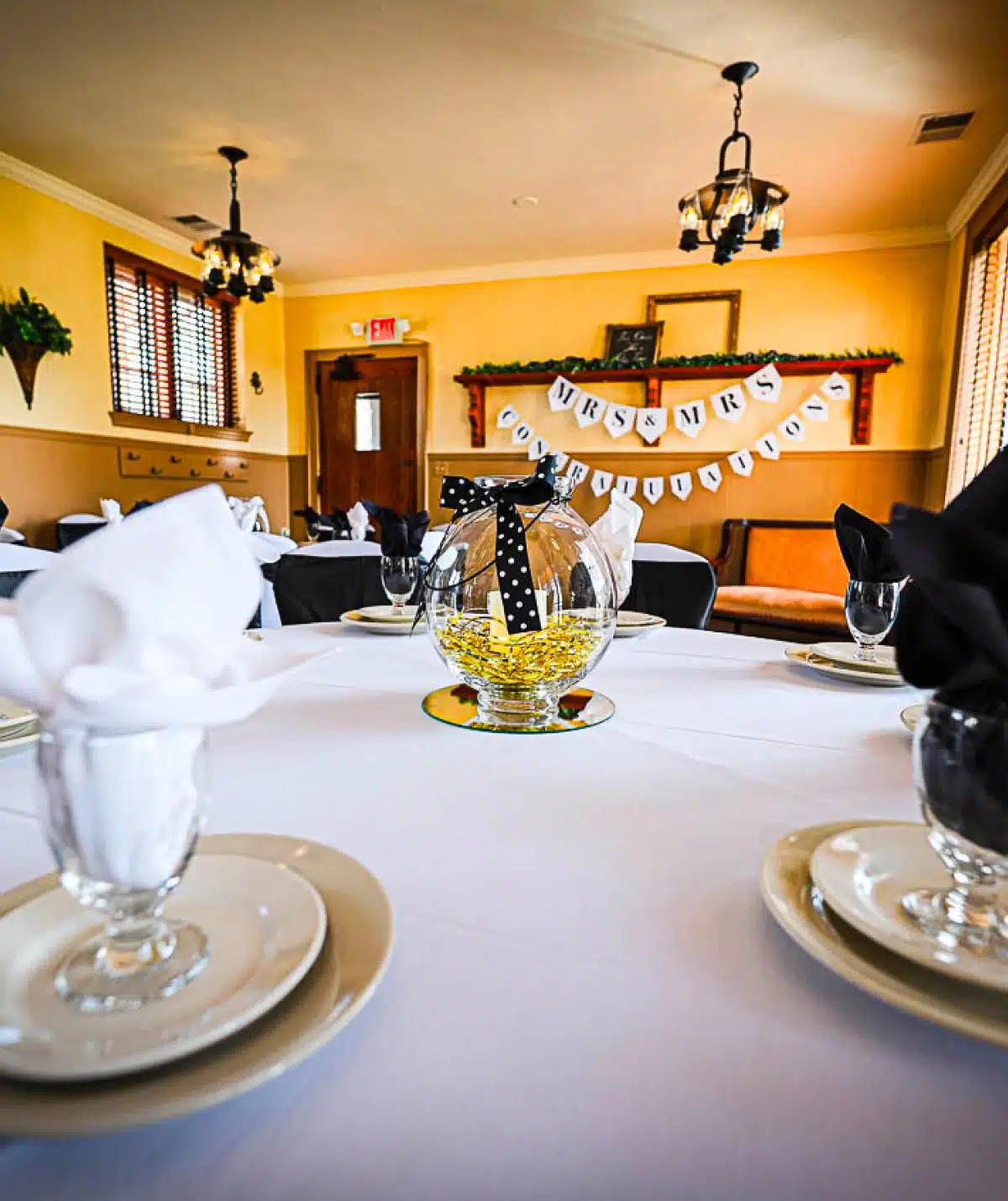 table decorations for wedding party