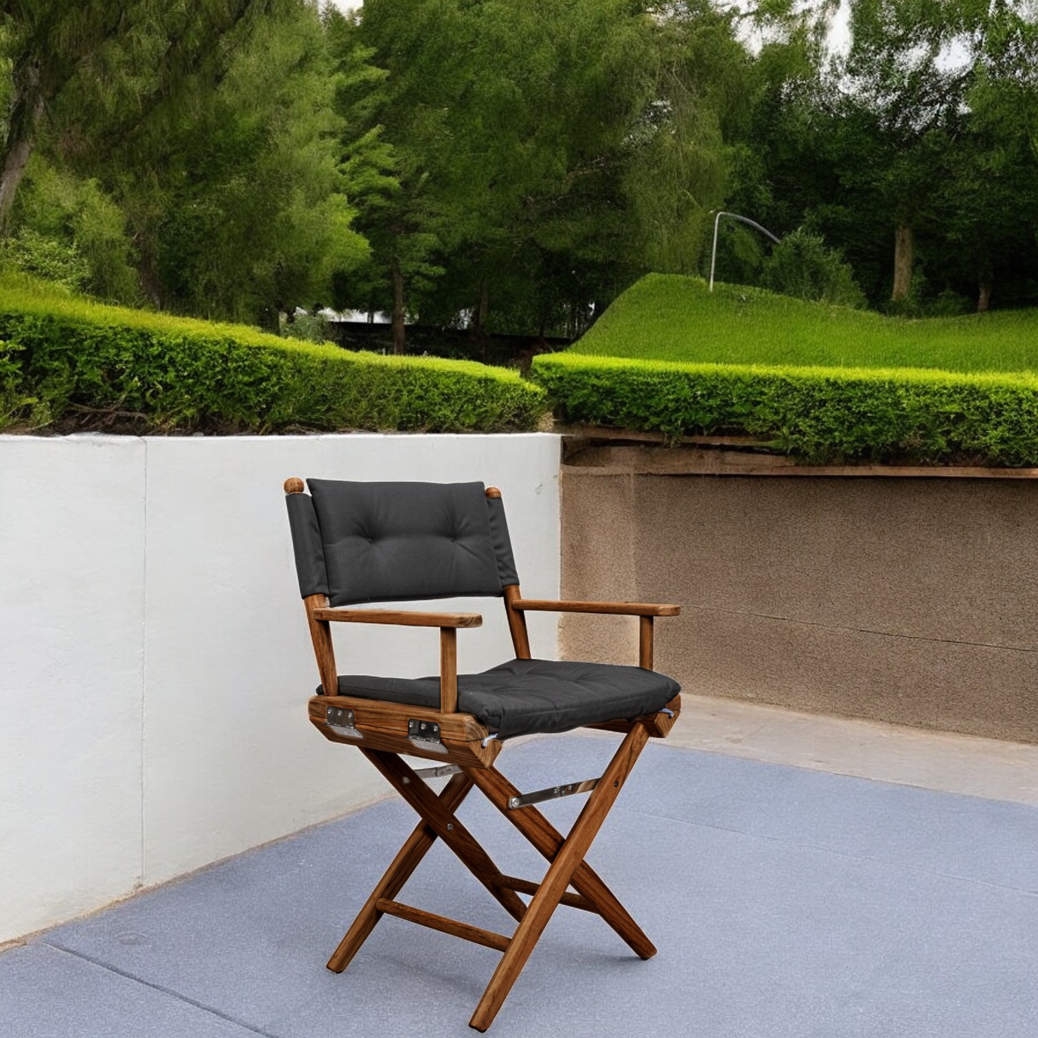 23 Black and Natural Wood Director Chair with Black Cushion