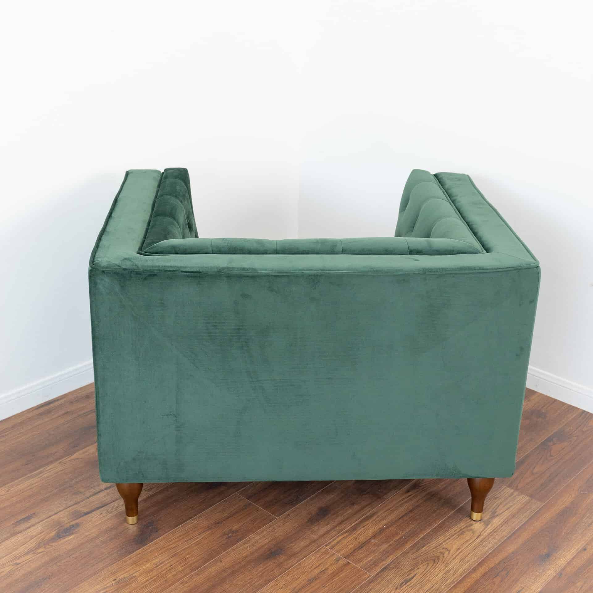 Green Velvet Tufted Lounge Chair Elegant and Comfortable Design
