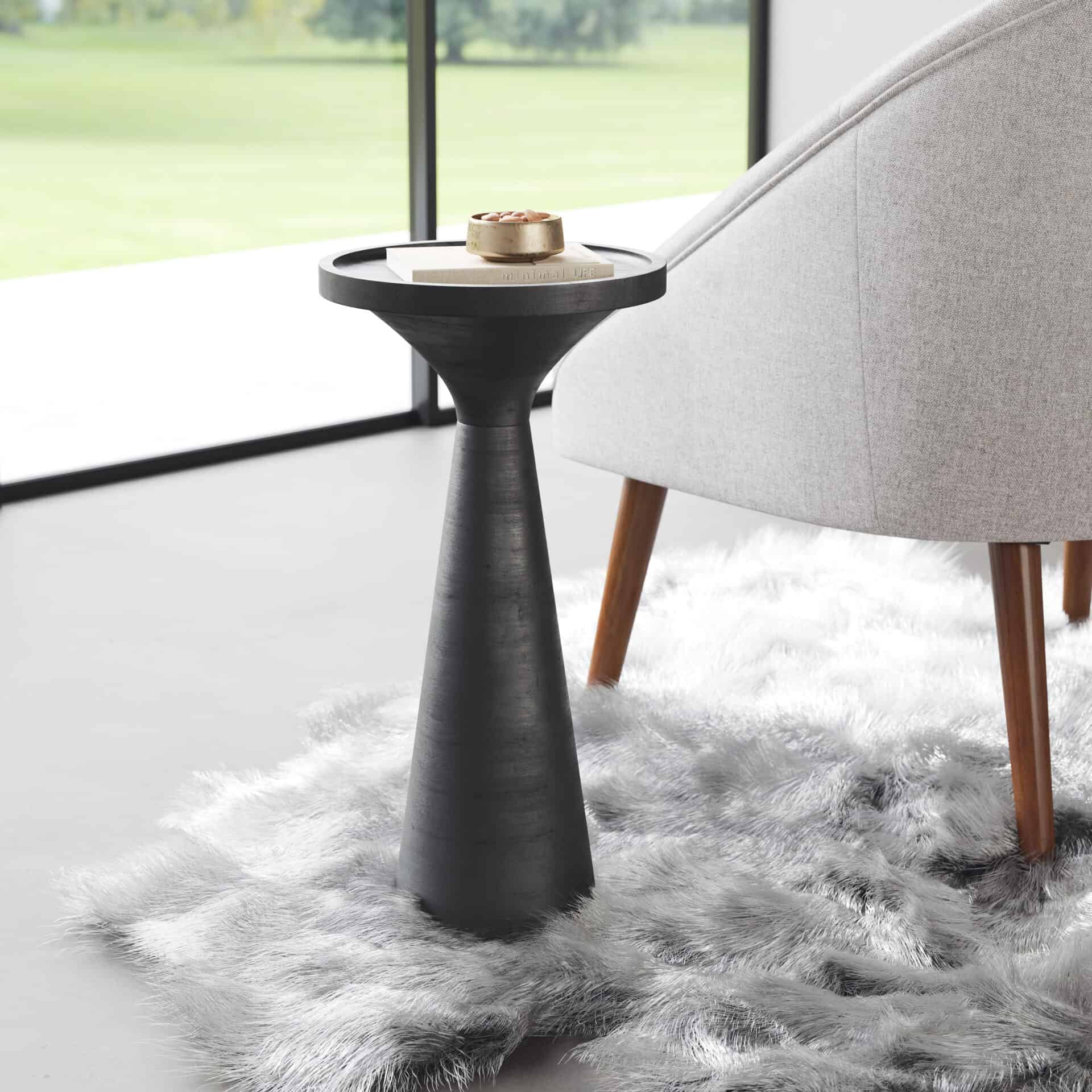 Minimalist Mango Wood Side Table with Round Top and Rubber Feet