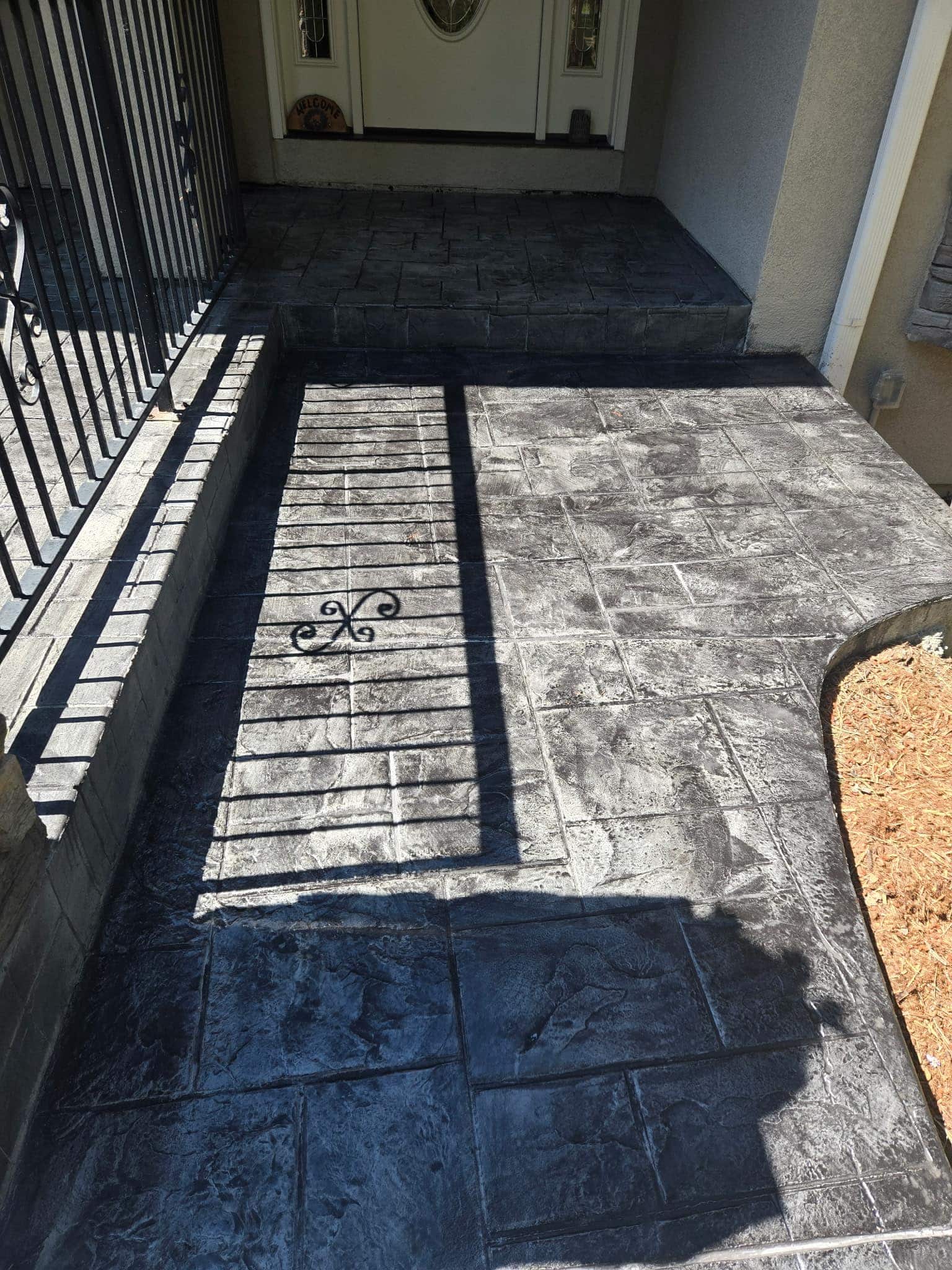 Charcoal stamped concrete pattern