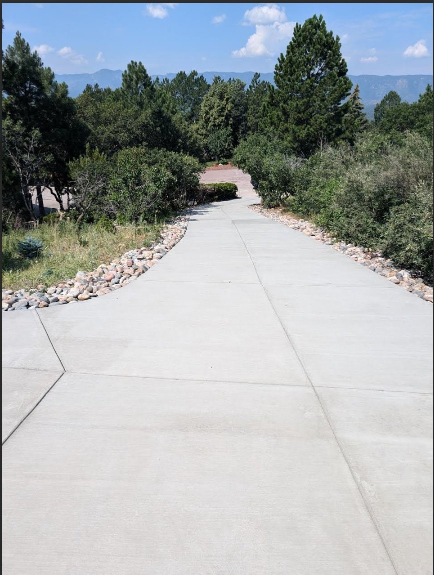 Concrete driveway installation Colorado Springs - new residential driveway