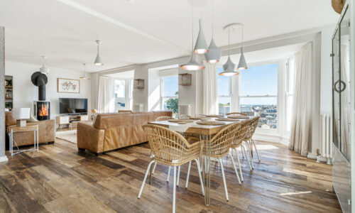 Salubrious House