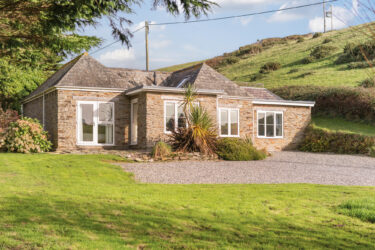 Holiday cottage near Watergate Bay (Stable Cottage)