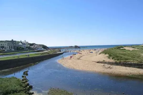 960px-Bude_Beach