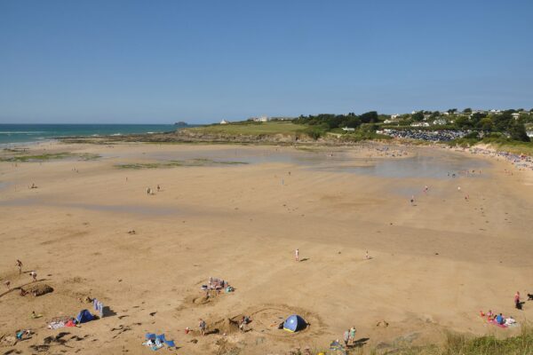 3252px-Beach_at_Daymer_Bay_(1610)
