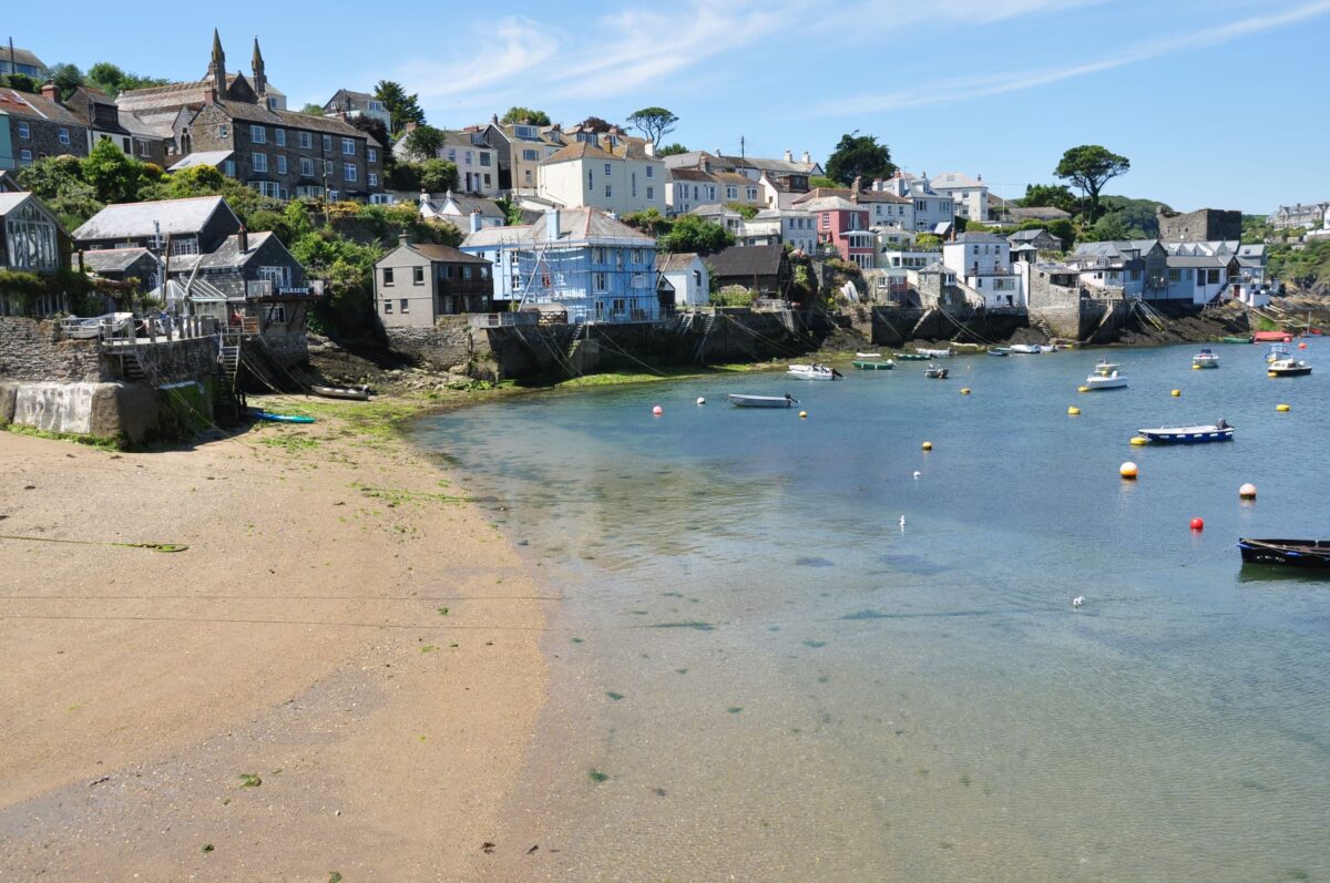Beach_by_Polruan_Pool_(9742)