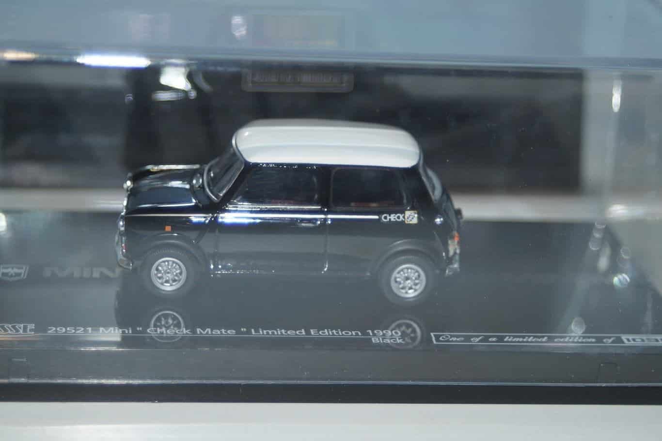 Vitesse mini check mate limited 1990 black in 1:43 scale 29521