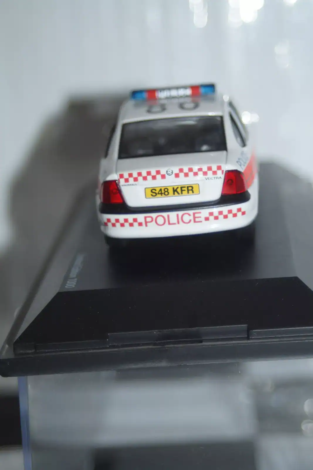 Schuco vauxhall vectra lancashire police ltd 1000 in 1:43 ref 04181