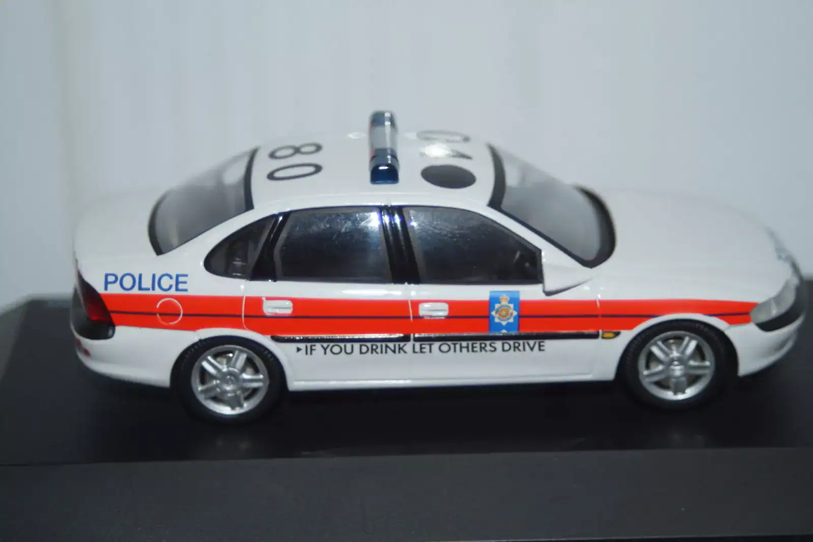 Schuco vauxhall vectra lancashire police ltd 1000 in 1:43 ref 04181