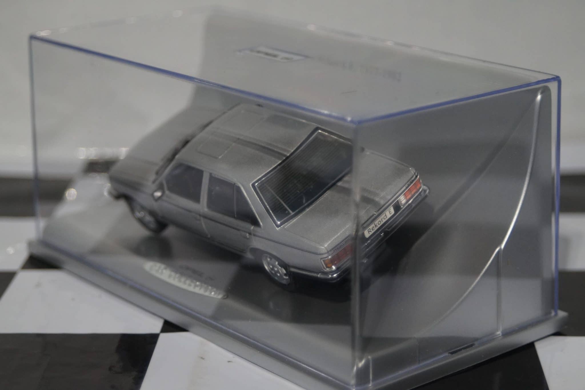 Schuco opel / vauxhall rekord e silver  1:43 scale