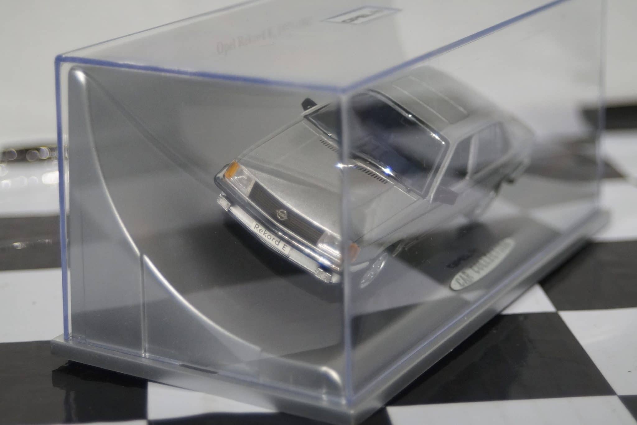 Schuco opel / vauxhall rekord e silver  1:43 scale