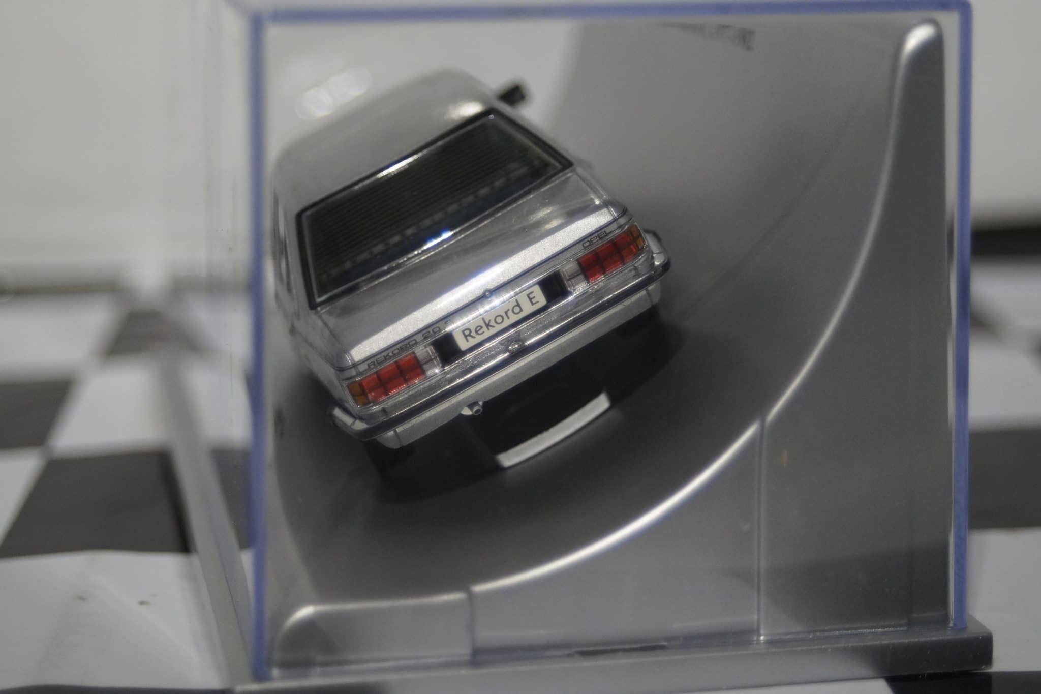 Schuco opel / vauxhall rekord e silver  1:43 scale
