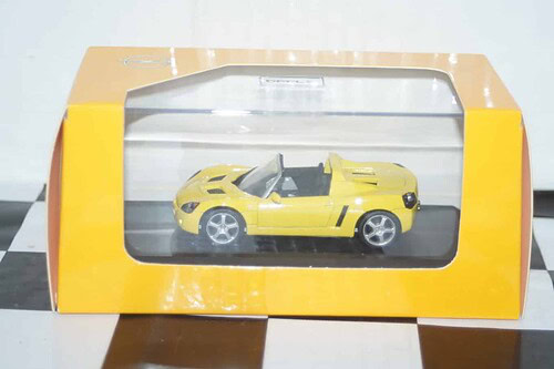 Schuco opel speedster yellow 1:43 scale 9121874