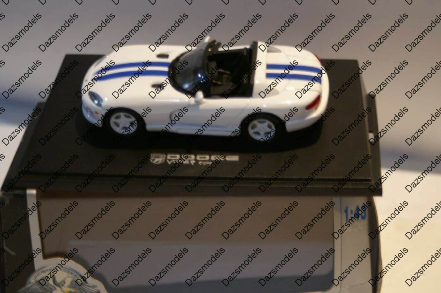 Universal hobbies dodge viper rt10 1:43 uh3620