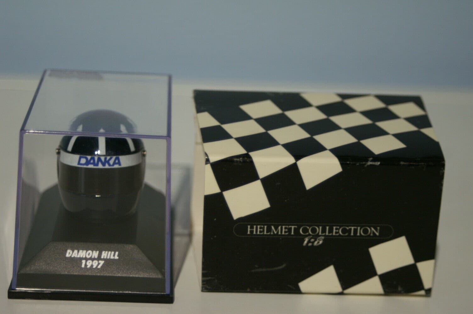 MinichampsAraiHelmetDamonHill:diecast