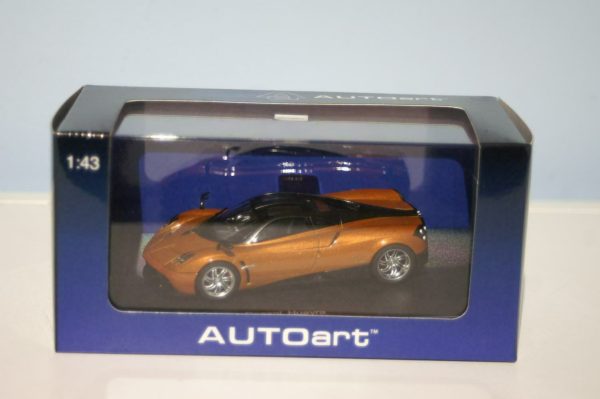 AutoArtPaganiHuayraBronzein:Diecast