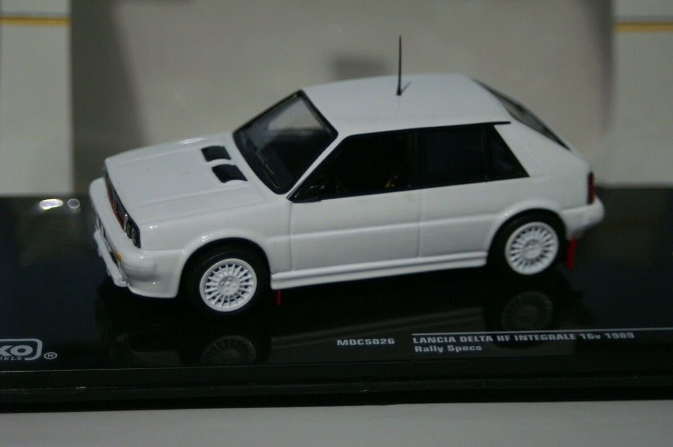 Ixo lancia delta hf integrale 1989 rally spec white mdcs026 1:43 diecast
