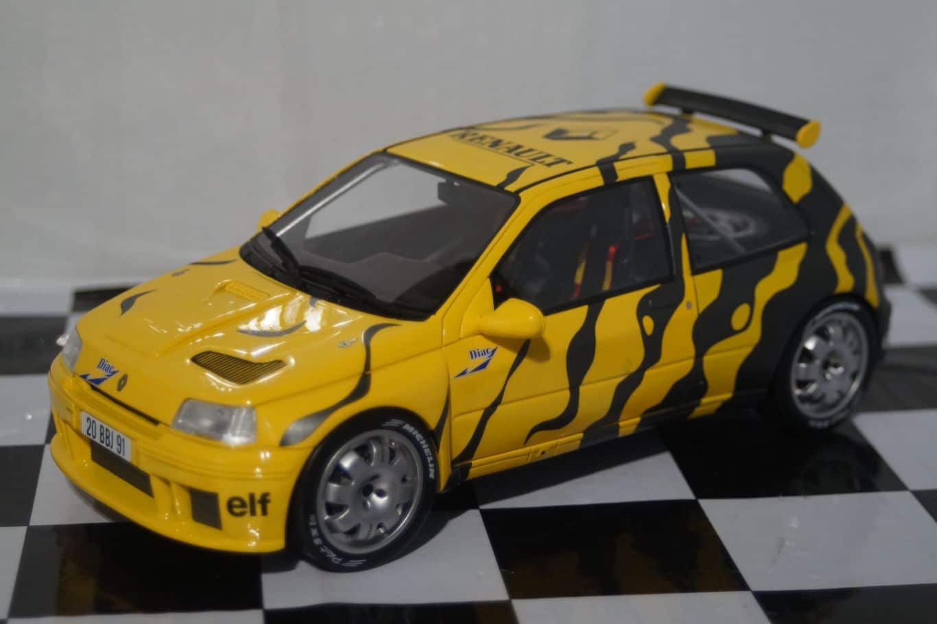 Otto renault clio maxi presentation 1:18 scale ot822
