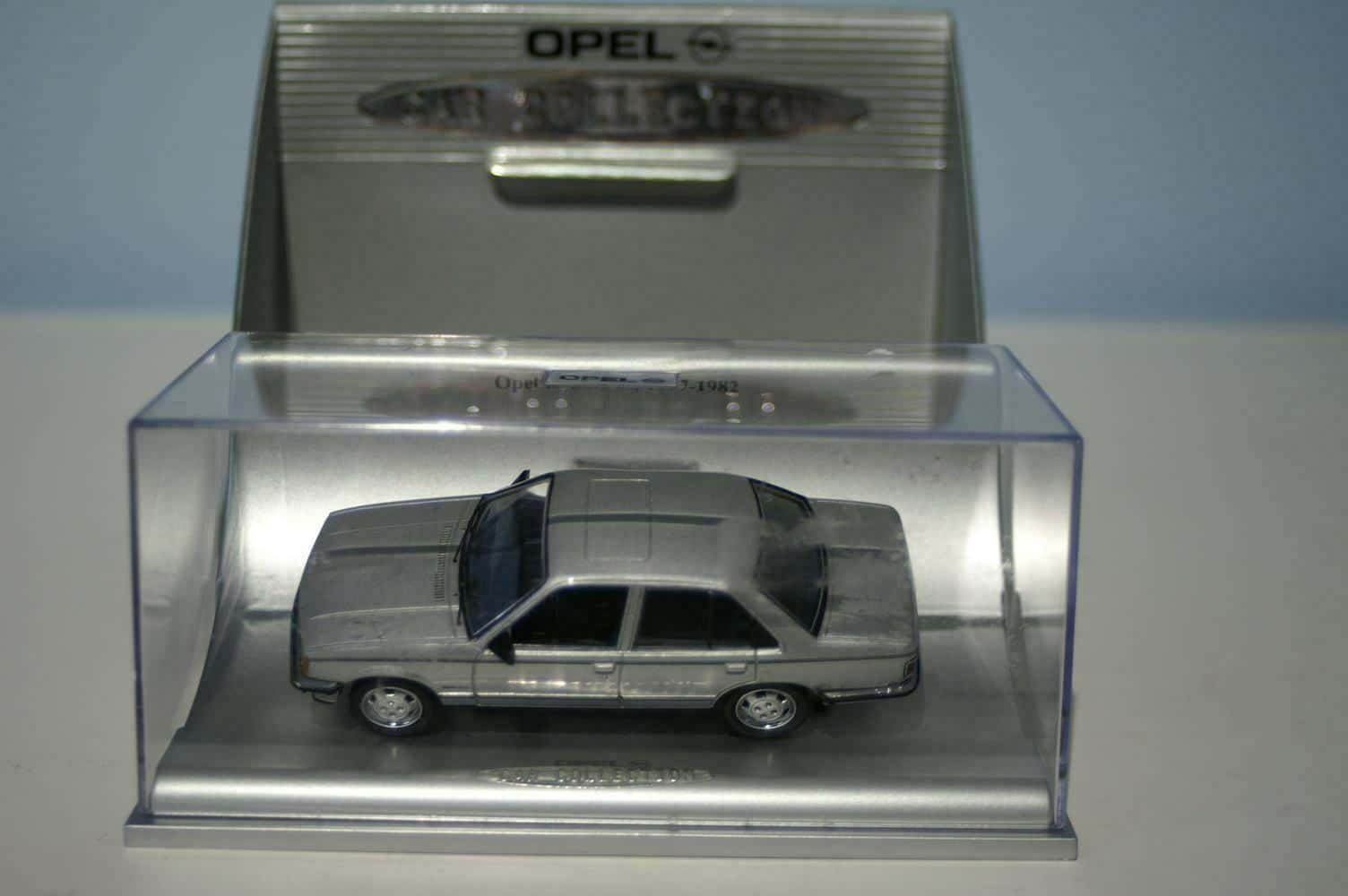 Schuco opel / vauxhall rekord e silver  1:43 scale
