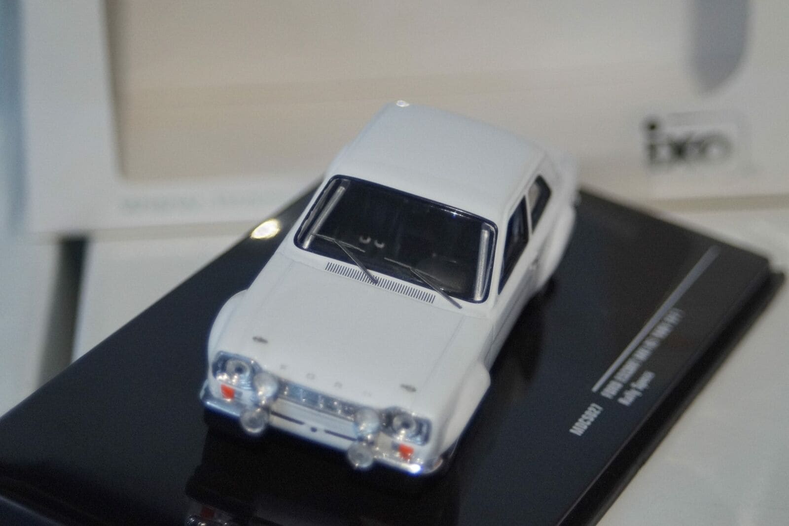 Ixo ford escort mk1 rs 1600 1971 rally spec white mdcs027 1:43 diecast
