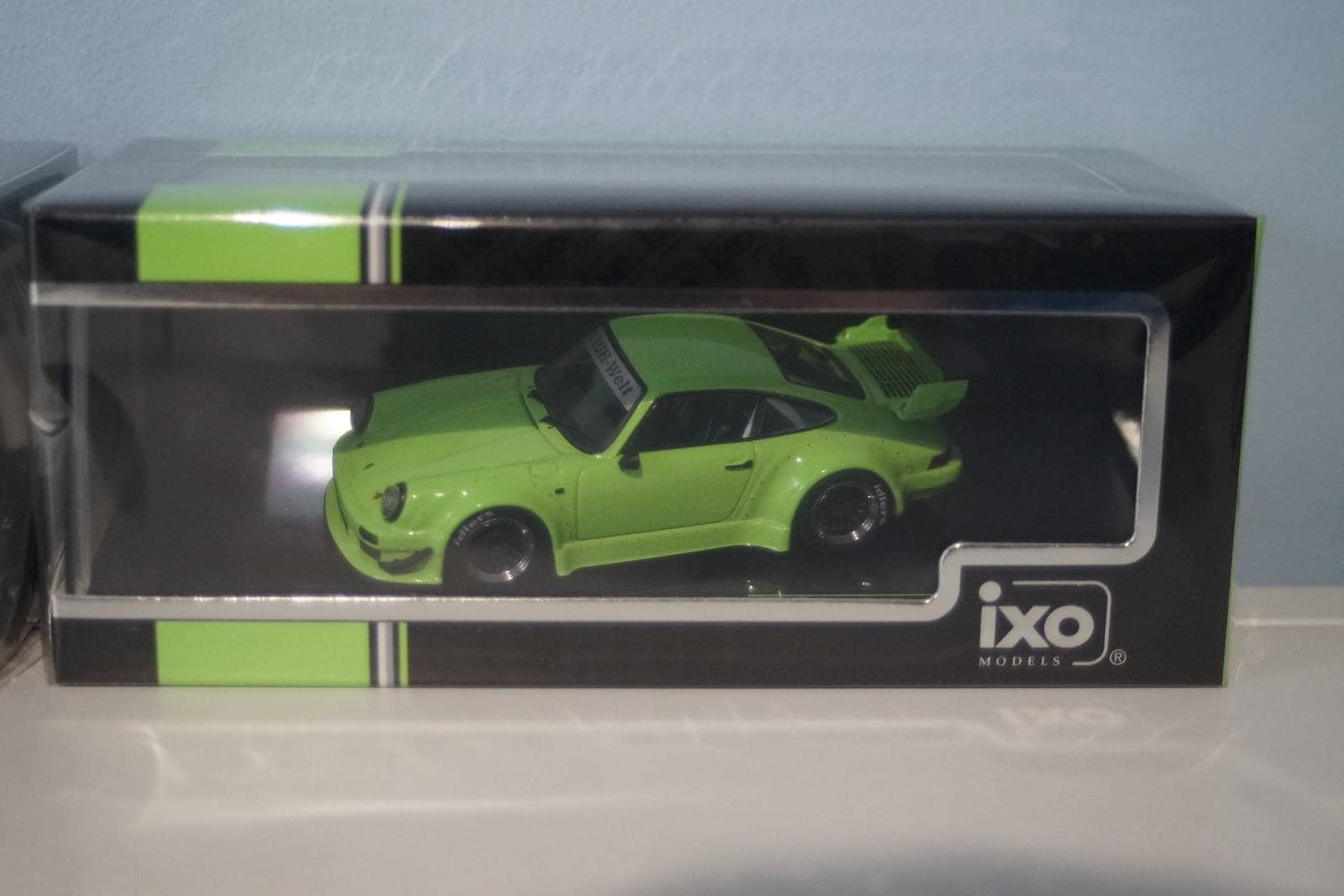 Ixo porsche 911 rwb 930 hell green moc208 1:43