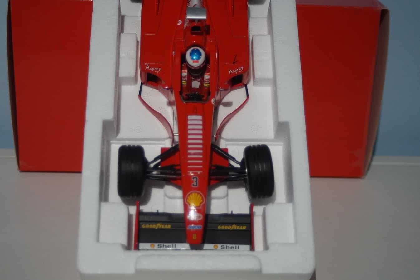 Minichamps ferrari f300 m.schumacher 510 981803 1:18th picture box