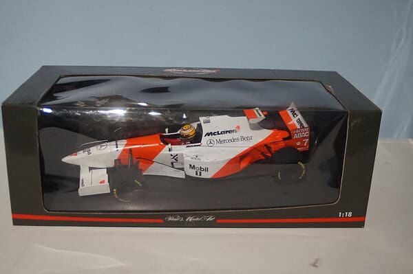 Minichamps mclaren mercedes-benz g. berger mp4-10 1:18