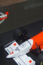 Minichamps mclaren mercedes-benz g. berger mp4-10 1:18
