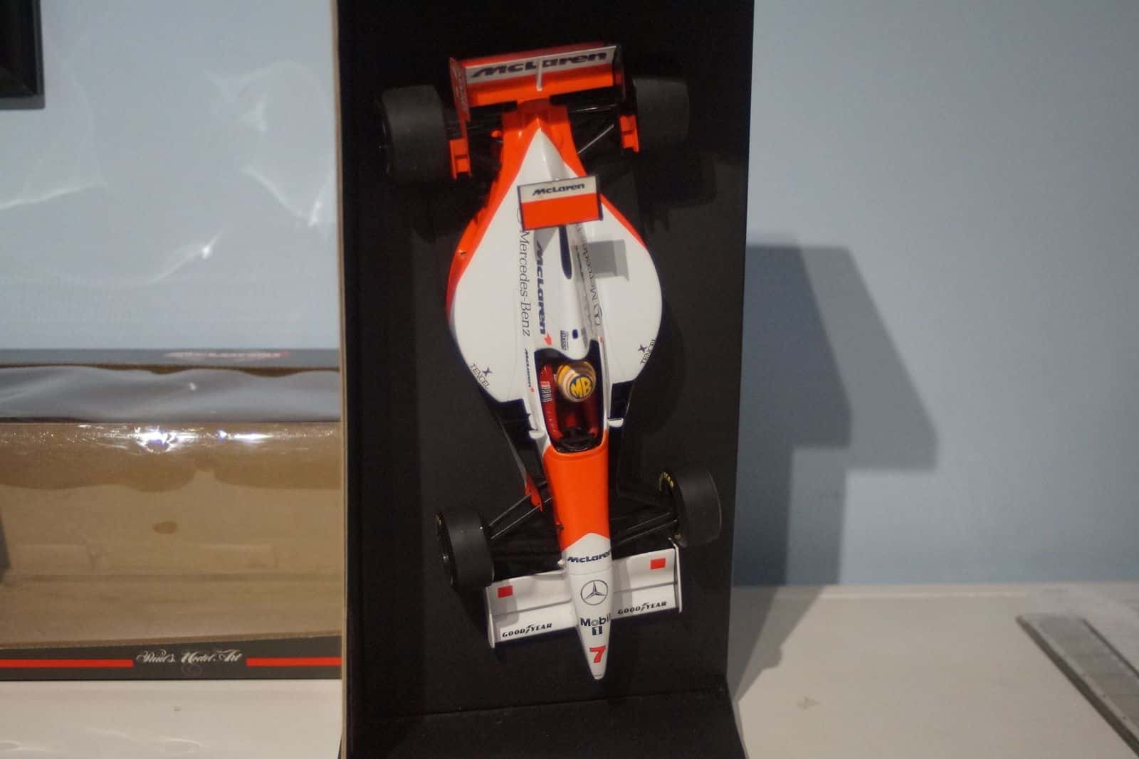 Minichamps mclaren mercedes-benz g. berger mp4-10 1:18
