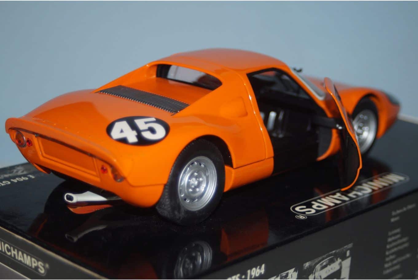 Minichamps Porsche 904 GTS 1964 Nurbuergring 1000 KM 1:18th