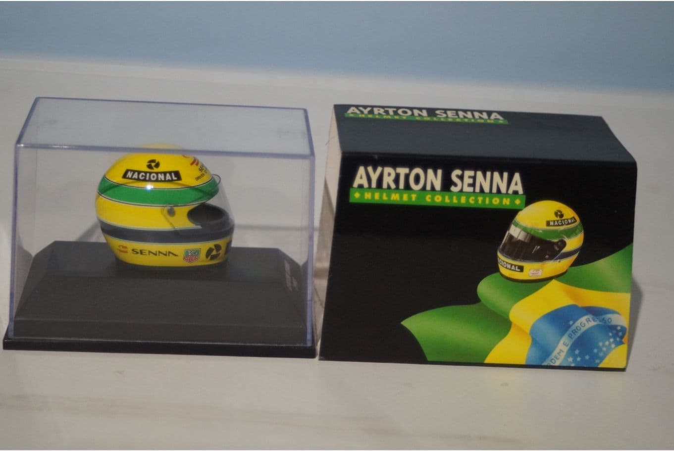 Minichamps Shoei Helmet Ayrton Senna 1993 540 380302