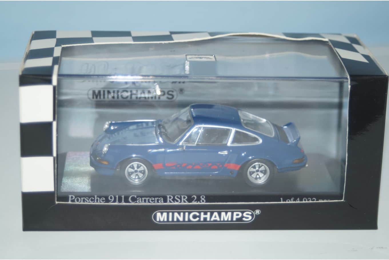 Minichamps porsche 911 turbo 1995 430 069204