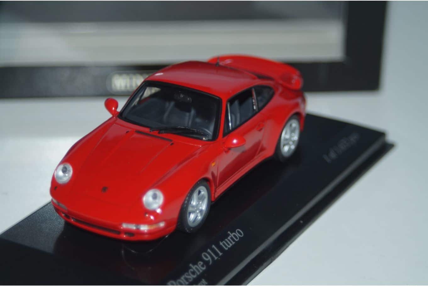 Minichamps Porsche 911 Turbo 1995 Red 430 069205
