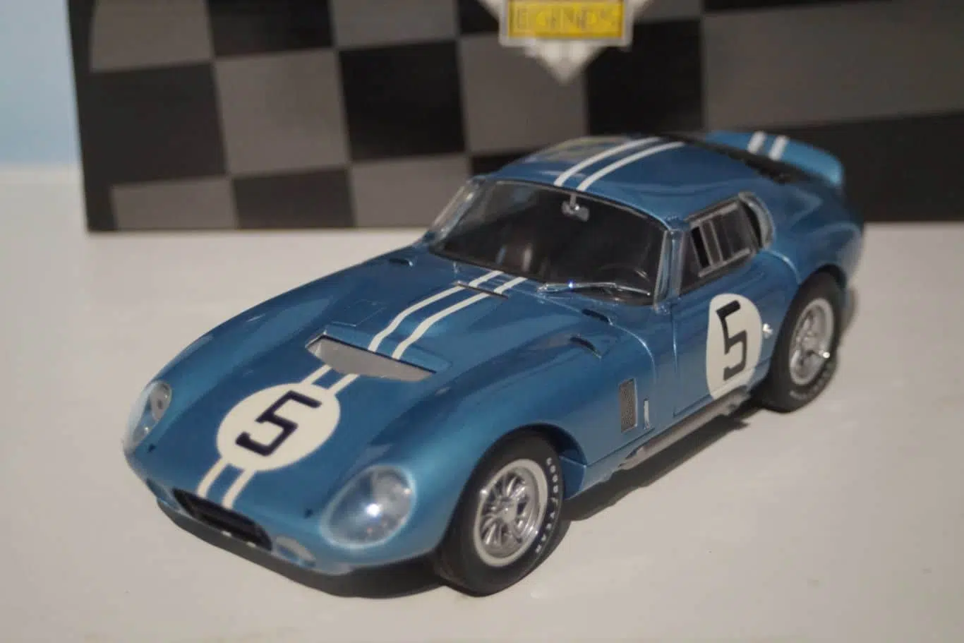 Exoto racing legends cobra daytona coupe lemans #5 1:18