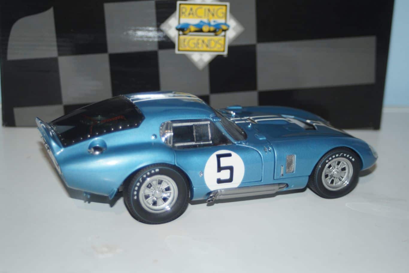 Exoto racing legends cobra daytona coupe lemans #5 1:18