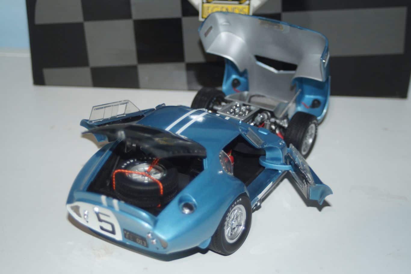 Exoto racing legends cobra daytona coupe lemans #5 1:18