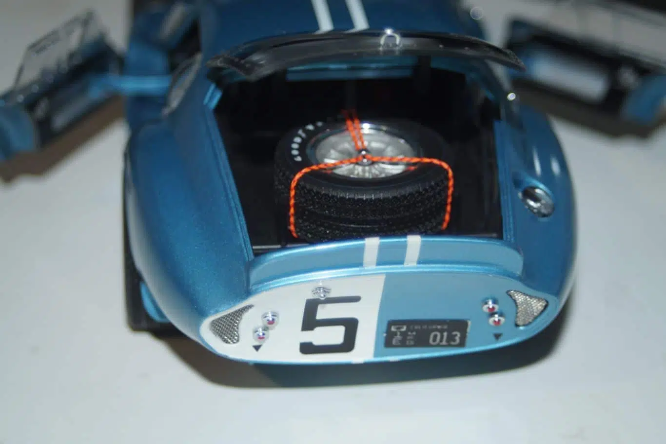 Exoto racing legends cobra daytona coupe lemans #5 1:18
