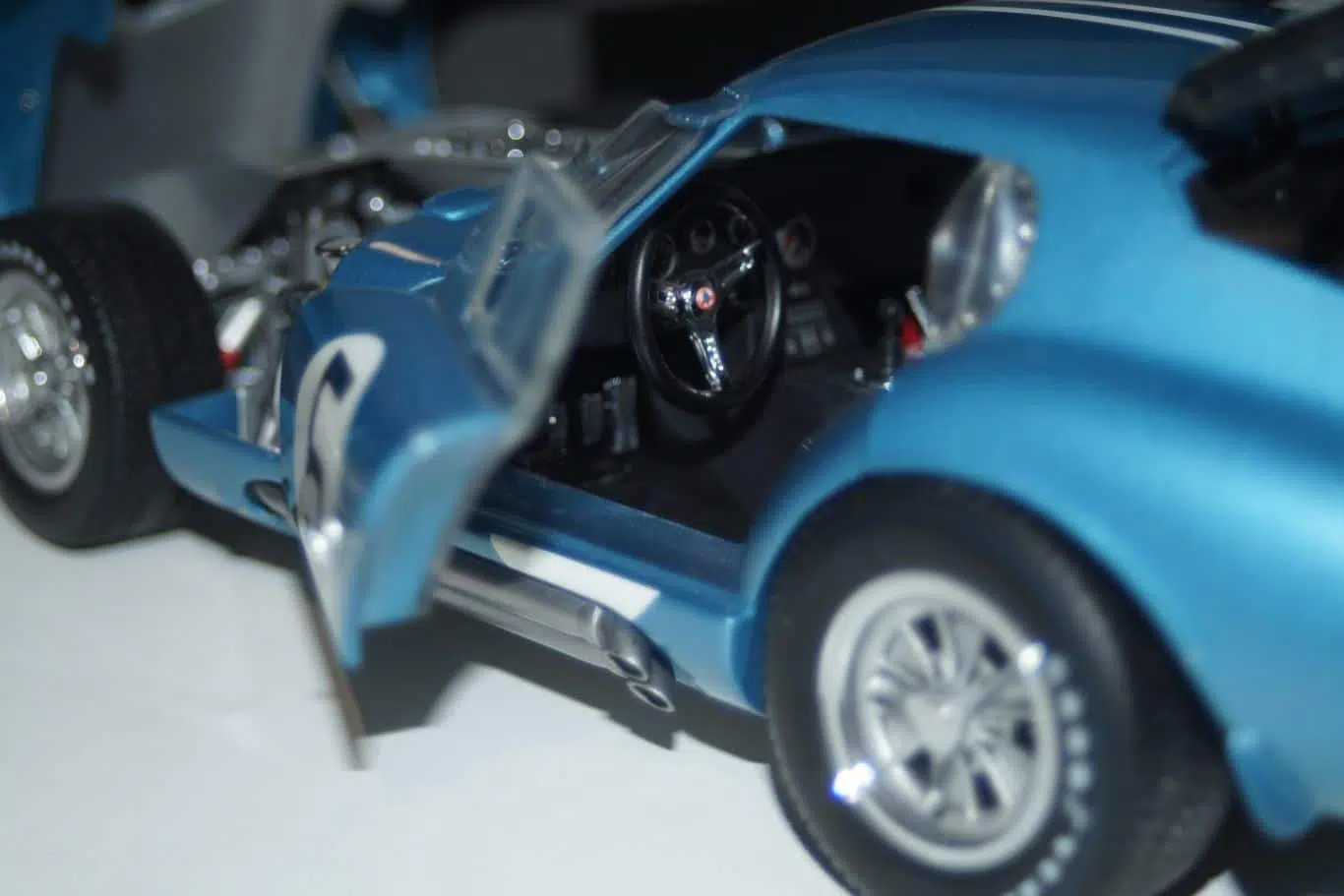 Exoto racing legends cobra daytona coupe lemans #5 1:18