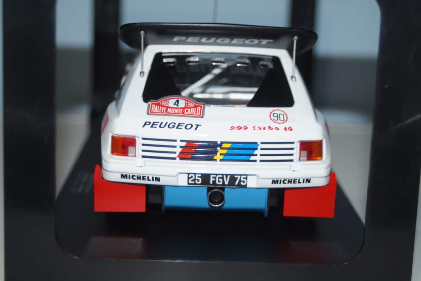 Ixo 1:18 diecast audi sport quattro rac 1985 rmc049b