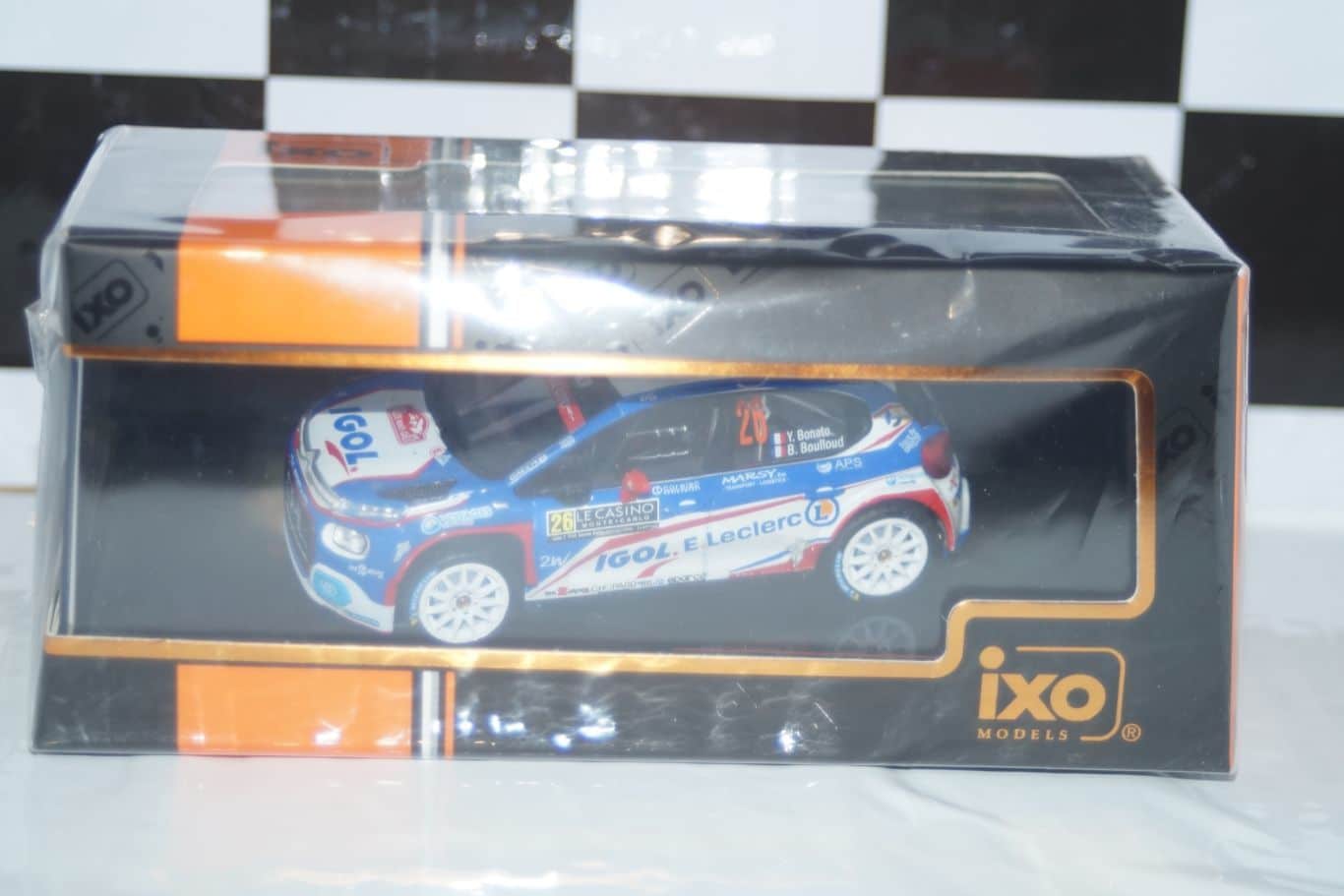 IxoVolkswagenGolfMkCabrioRedCLCNDiecast: