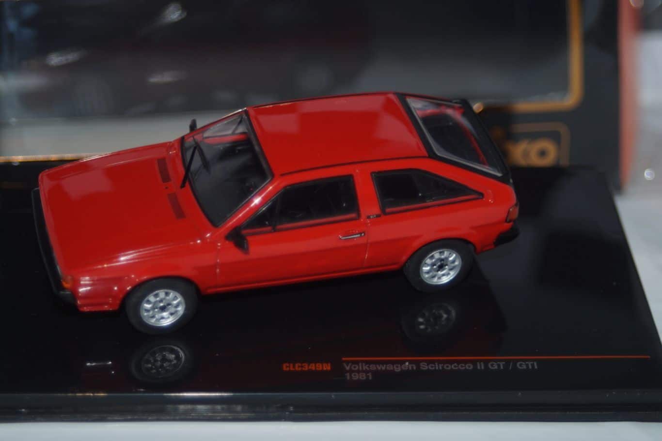 Ixo Volkswagen Golf Mk1  Cabrio 1981 Red CLC353N Diecast 1:43