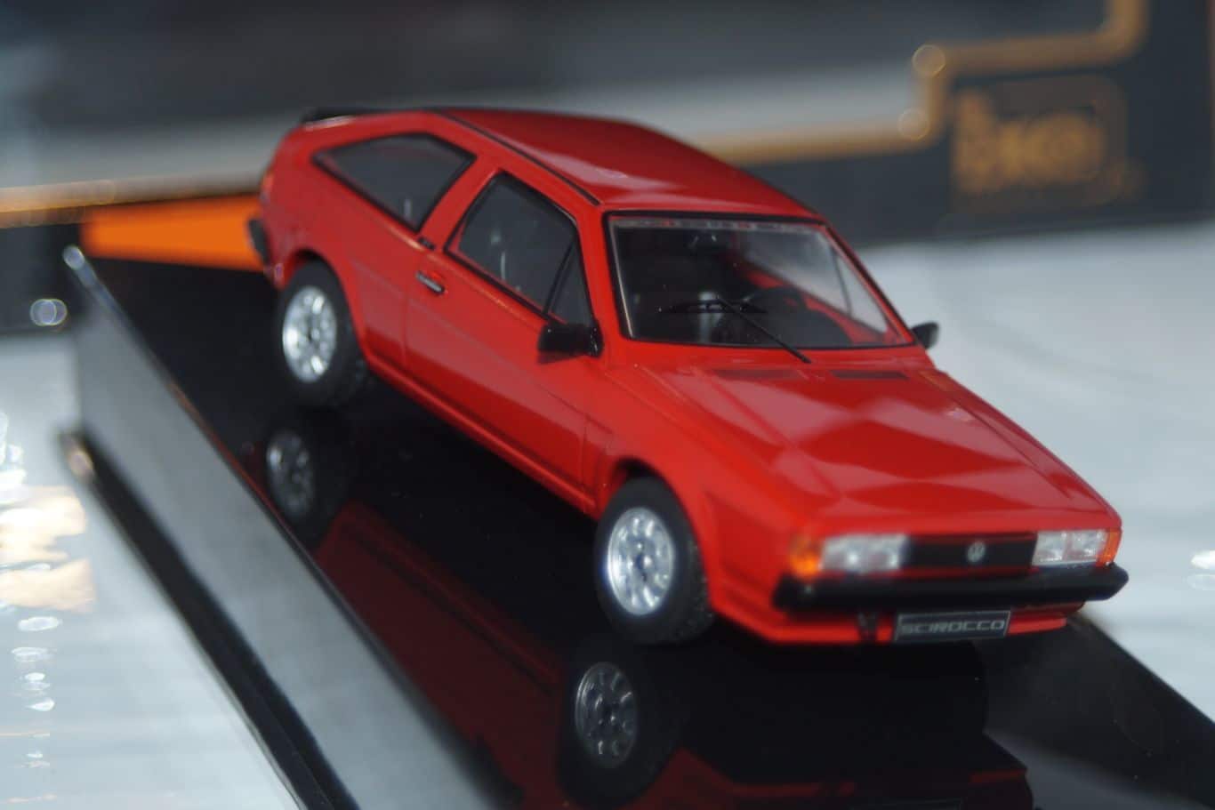 Ixo Volkswagen Golf Mk1  Cabrio 1981 Red CLC353N Diecast 1:43