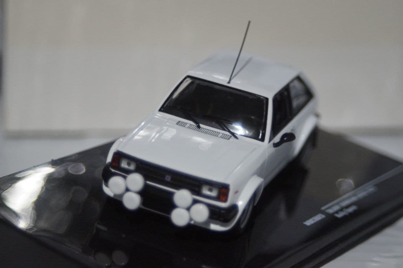 Ixo Volkswagen Golf Mk1  Cabrio 1981 Red CLC353N Diecast 1:43