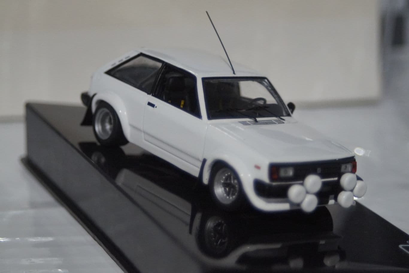 Ixo Volkswagen Golf Mk1  Cabrio 1981 Red CLC353N Diecast 1:43