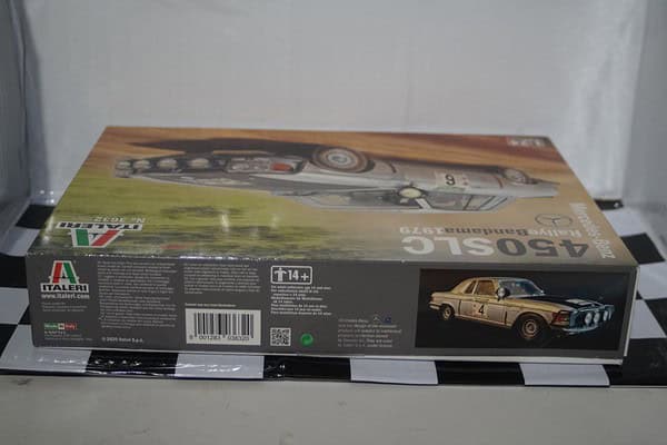Dna collectibles saab 9-5 sportcombi aero red 1:18 dna000073 resin