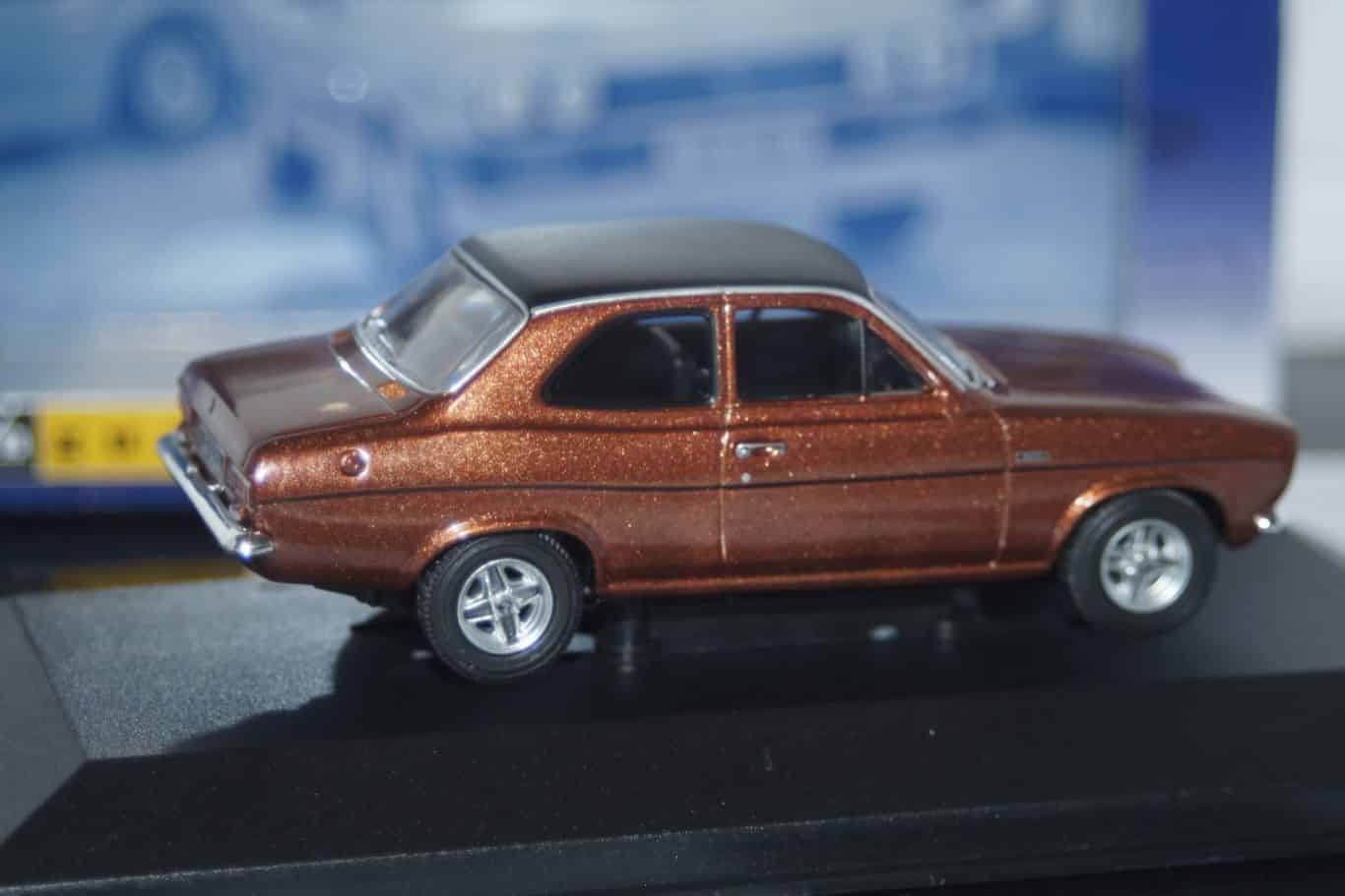 Vanguards volkswagen golf mk2 gti 16v va13606 1:43 scale