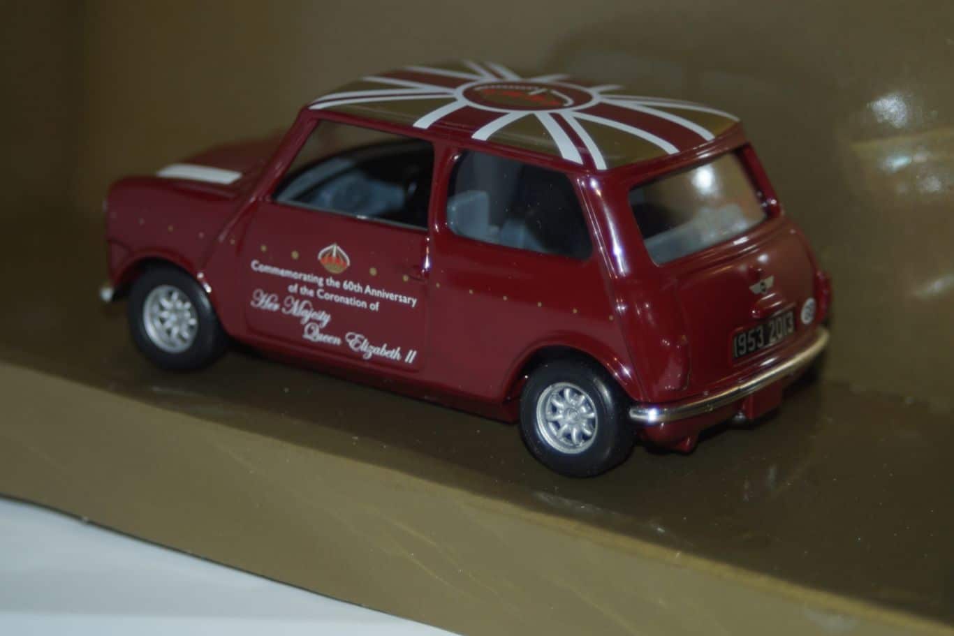 Corgi mini 60th anniversary qe2 coronation in 1:36 cc82288